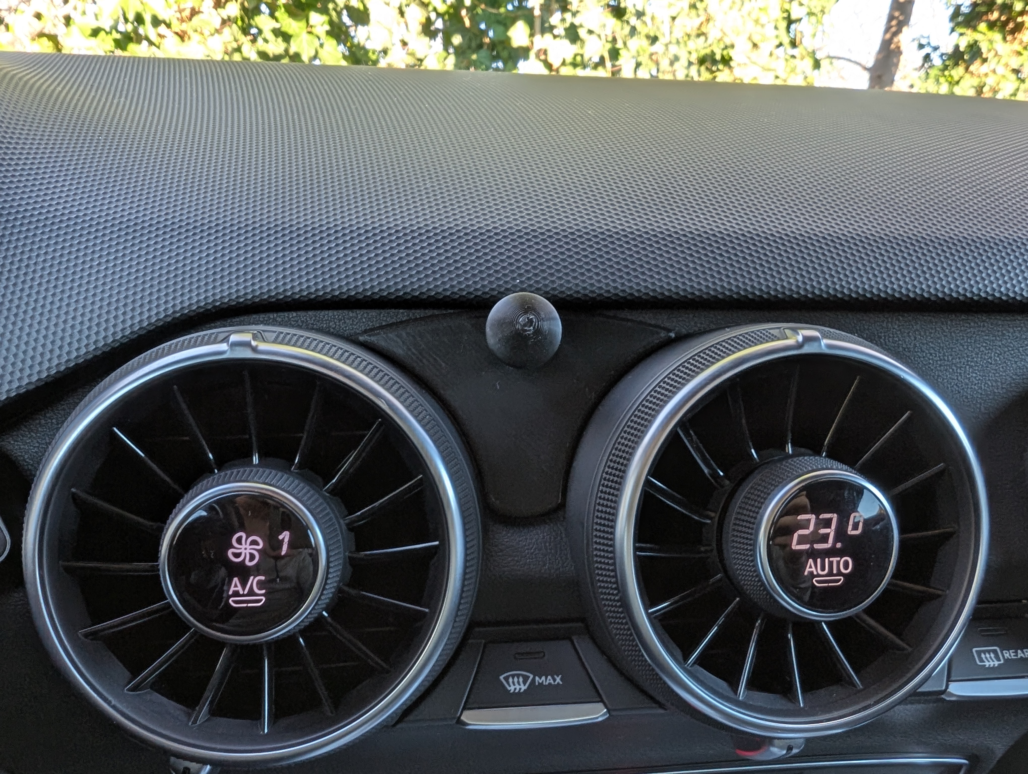 Handyhalterung für Audi TT 8S/MK3 | Qi2/MagSafe kompatible | 17mm Ball