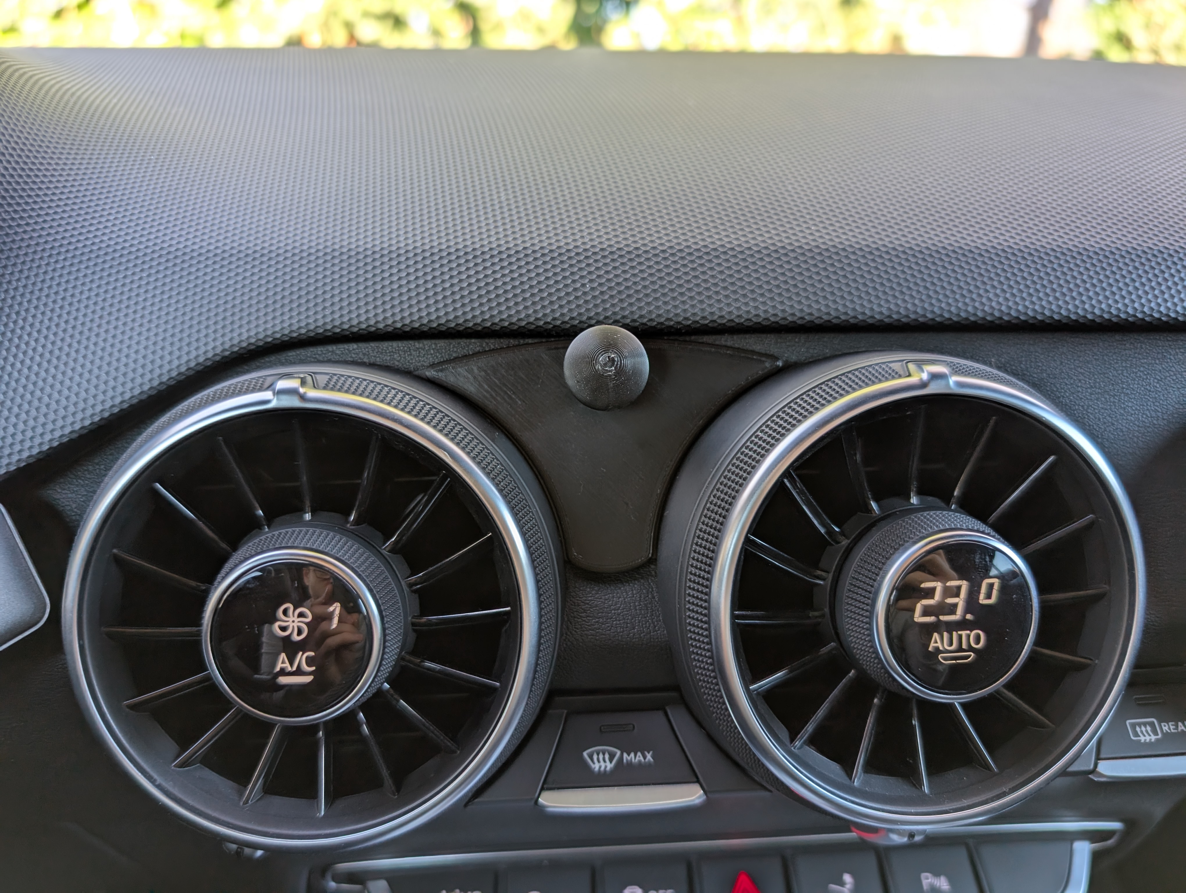 Handyhalterung für Audi TT 8S/MK3 | Qi2/MagSafe kompatible | 17mm Ball