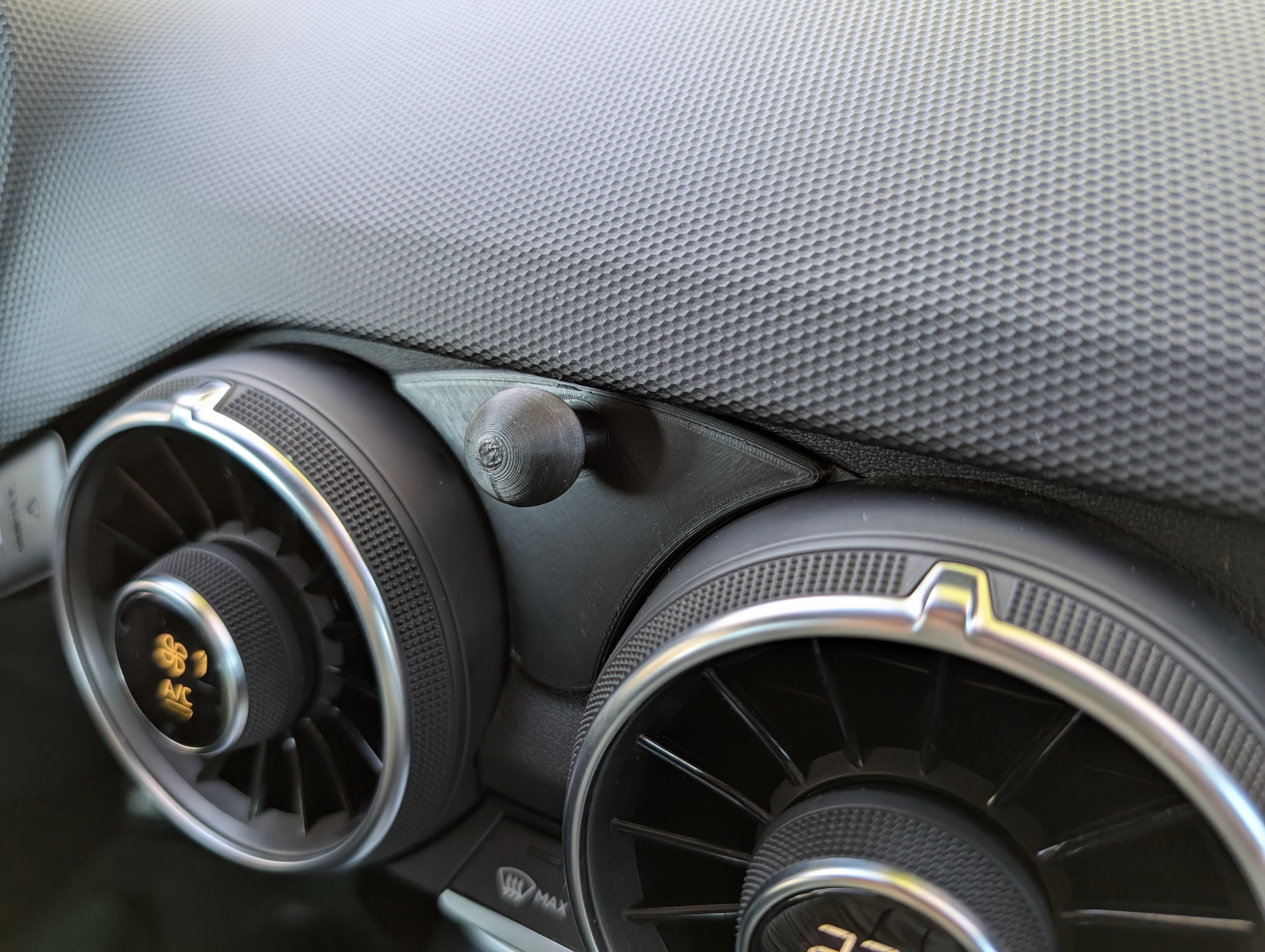 Handyhalterung für Audi TT 8S/MK3 | Qi2/MagSafe kompatible | 17mm Ball